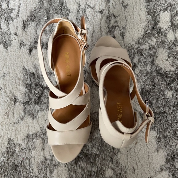 Nine West Size 6 Strappy Heels - Picture 3 of 5